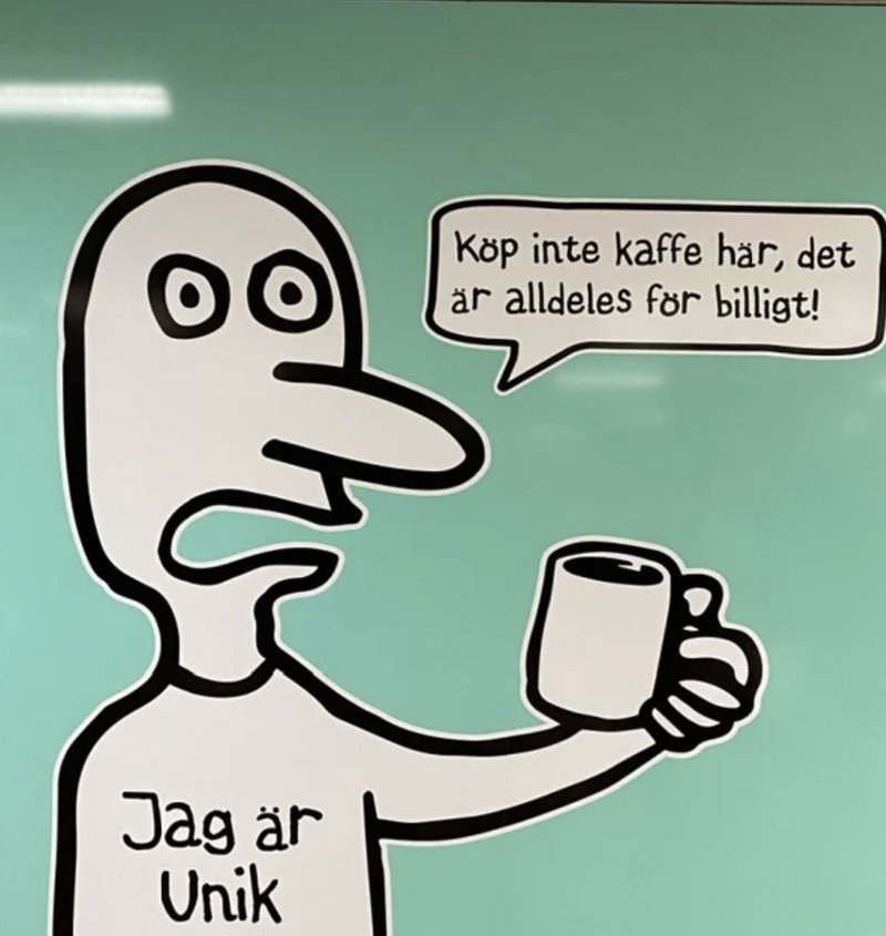 "Normalmannen" syns på i reklamfilmer och i och utanför Normal-butikerna. Foto: Nyheter24. "Normalmannen" syns på i reklamfilmer och i och utanför Normal-butikerna. Foto: Nyheter24.